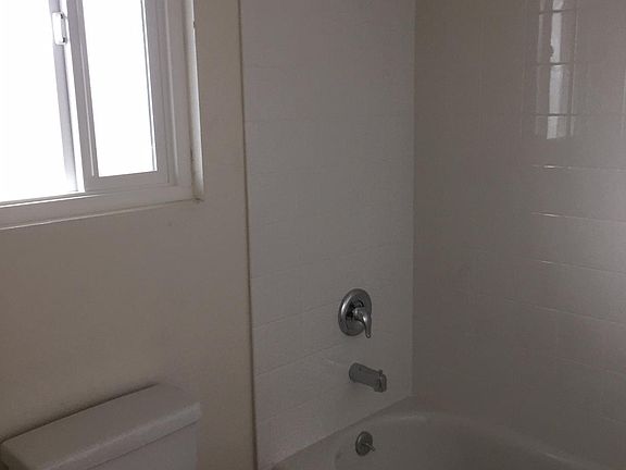 5th image of 2750 Figueroa Blvd #18
