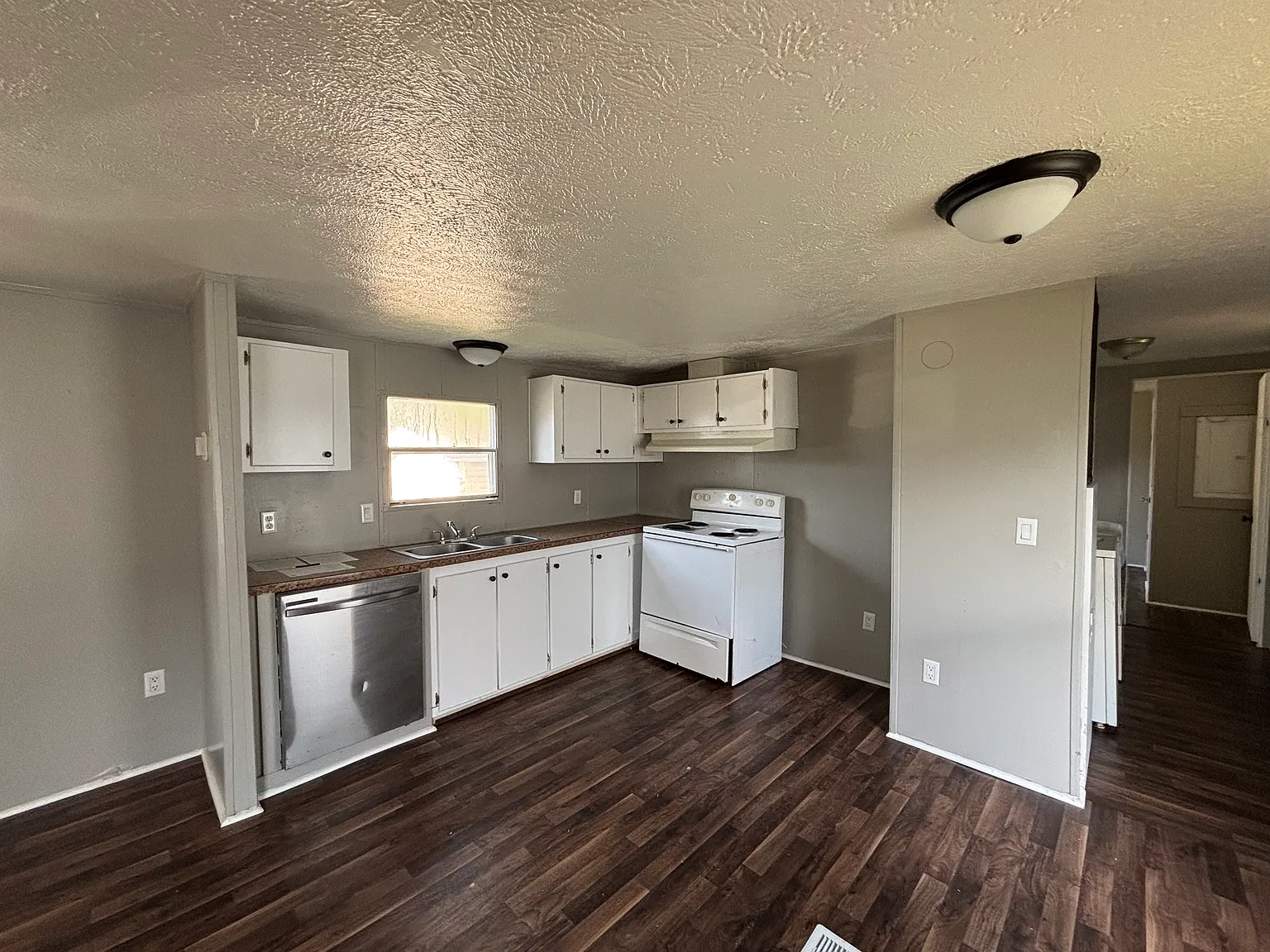 2 bed, 980 sqft, $875 — Photo 3