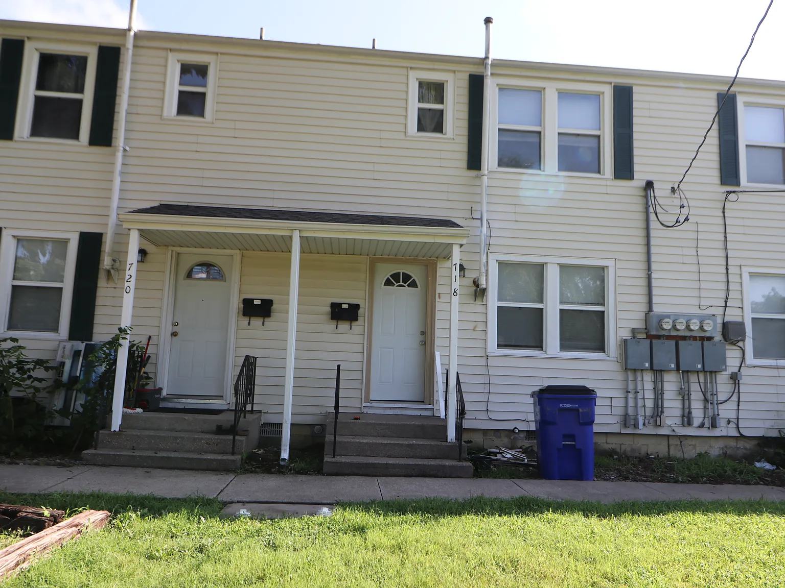 3 bed, 900 sqft, $800 — Photo 1