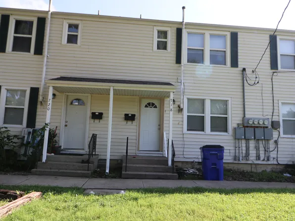 718 W 1st St, Junction City, KS 66441