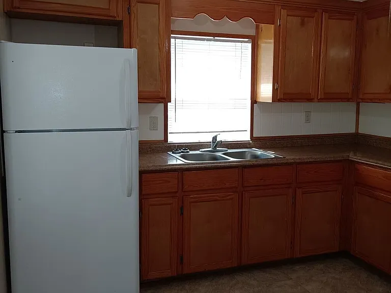 302 Madeley Ave — Photo 7