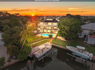 1048 Kings Crown Dr, Sanibel, FL 33957
