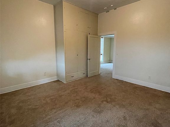 5th image of 615 Maxwell Street