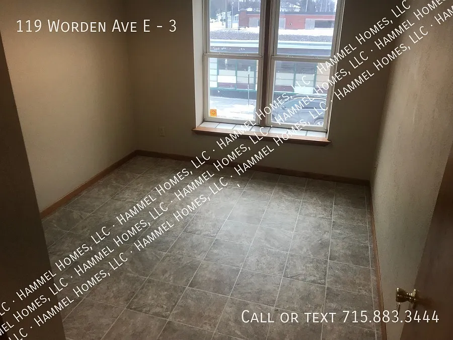 Building Photo - 119 E Worden Ave #3