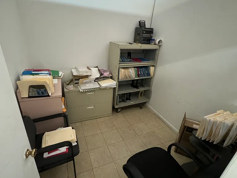 905 Elizabeth Ave — Photo 8