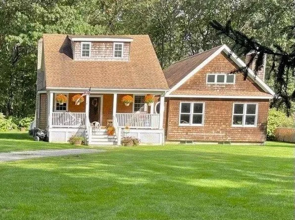 37 Crescent Street, Yaphank, NY 11980