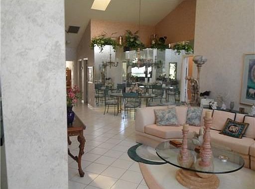 4th image of 6059 Greenspointe Dr