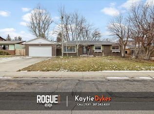 1131 Crest Hill Dr, Casper, WY 82601