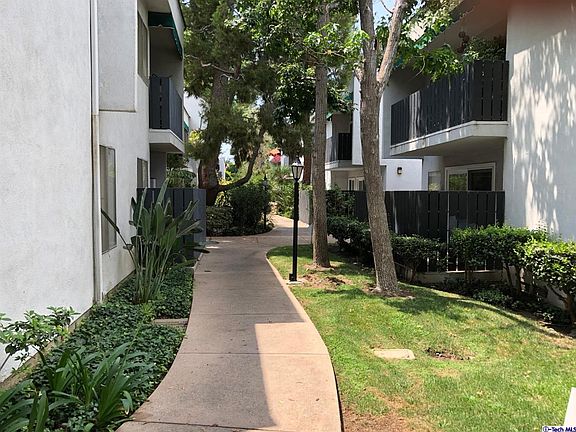 5th image of 18645 Hatteras St Unit 149