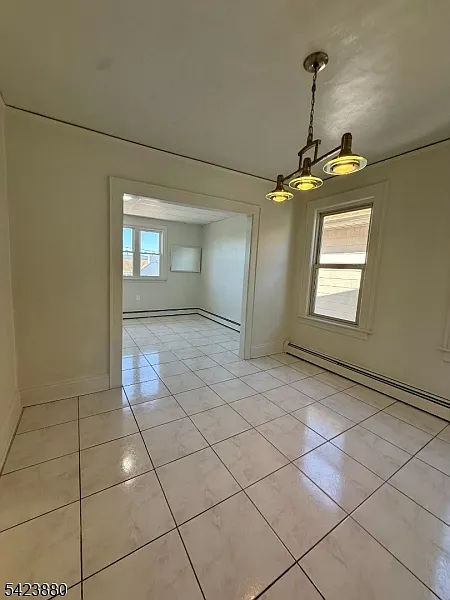 3 bed, 1.0 bath, $1,950 — Photo 2