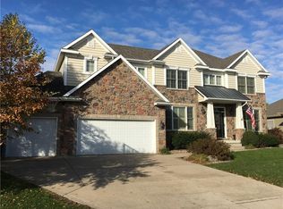 2712 148th St, Urbandale, IA 50323