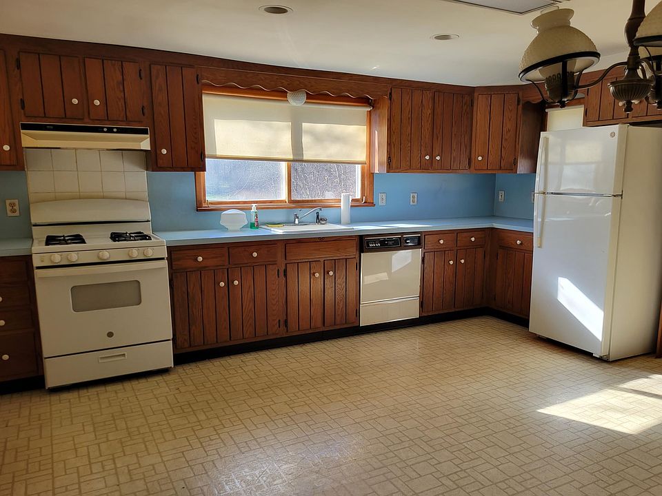 2nd image of 297 Vineyard Ave #2