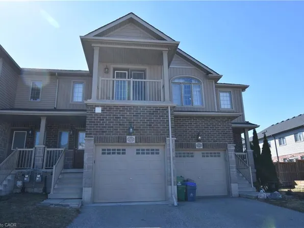 52 Meadowridge St, Kitchener, ON N2P 0E2