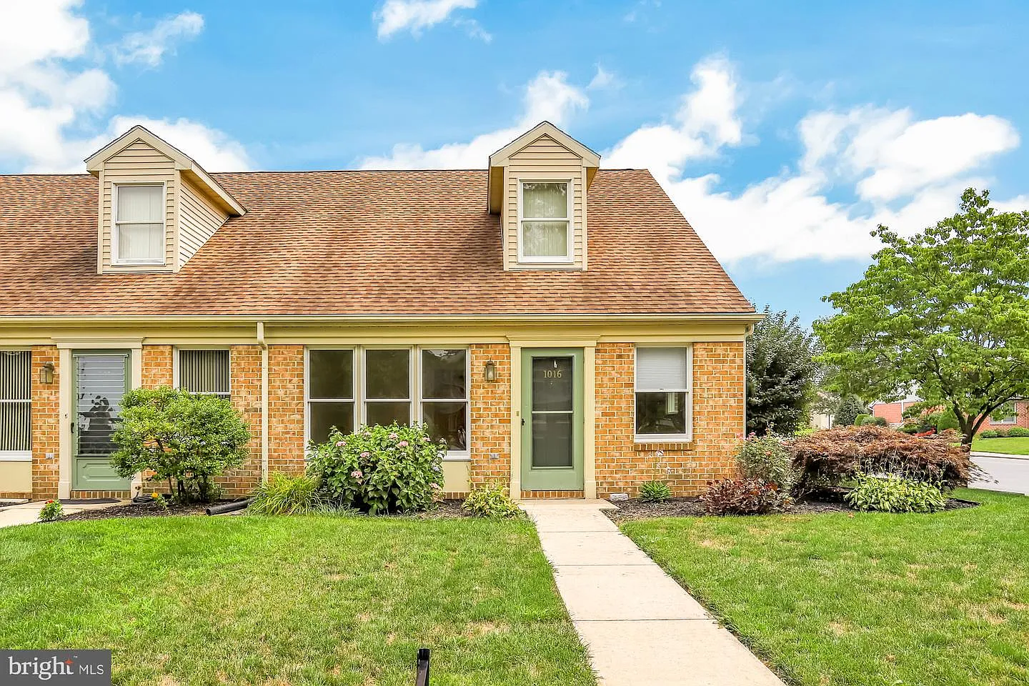 1016 Orchard Dr photo 1