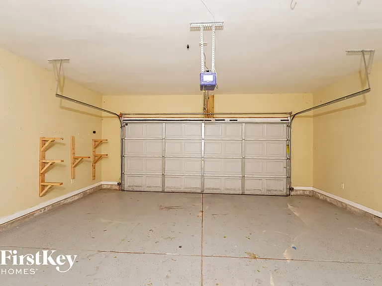 995 Valley Cir — Photo 14