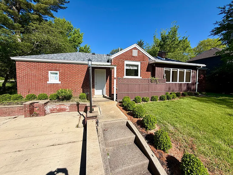 136 E Hazel Dell — Photo 34