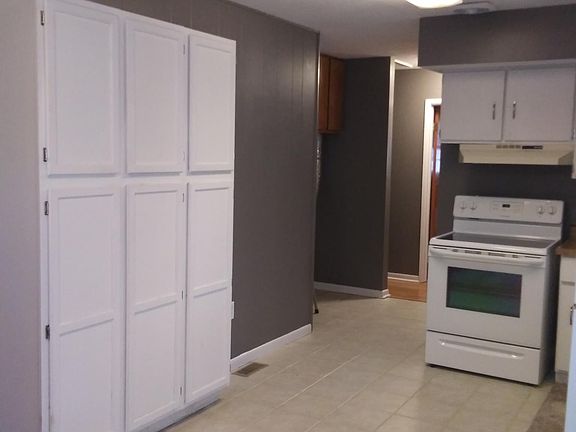 2nd image of 22 Bellaire Dr