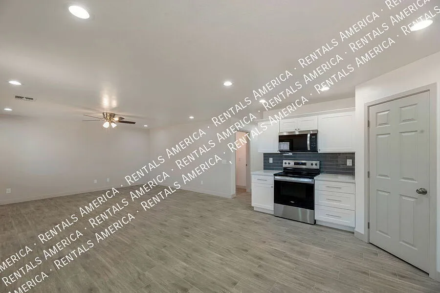 *$500 off your 1st month's rent with a signed 12-month lease* — Photo 4