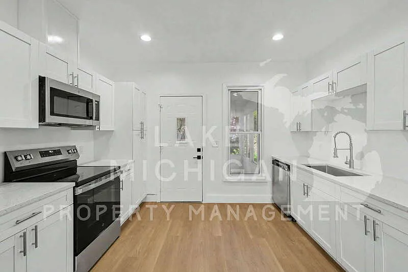 2 bed, 1.0 bath, 800 sqft, $1,595 — Photo 3