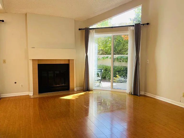 267 Stanford Ct #110 — Photo 3