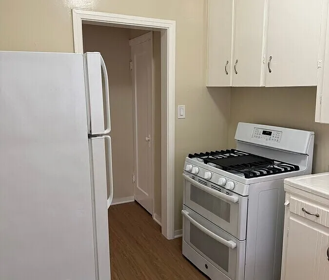 807 W Glenoaks Blvd #801 — Photo 9