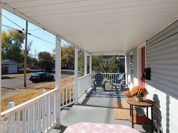 2nd image of 311 E Morelia Ave