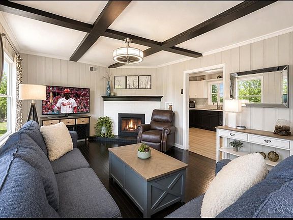 5th image of 562 Rancho Ln