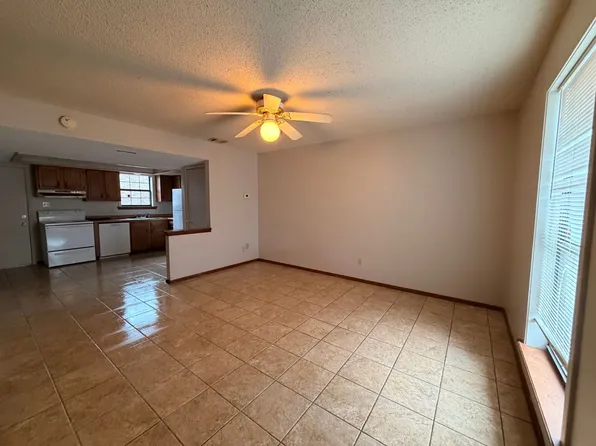 N Inglewood, 500-510 N Inglewood Ave #3, Russellville, AR 72801