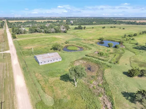 2360 E Tower Rd, Ponca City, OK 74604