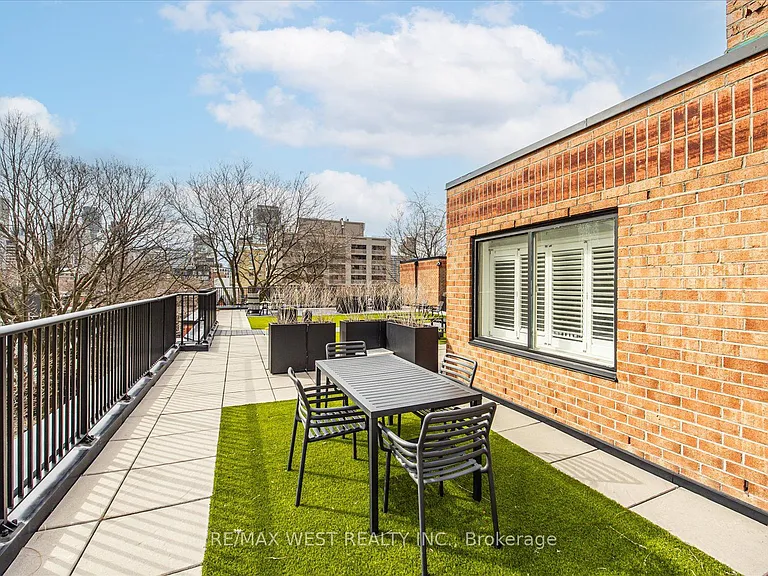 225 Davenport Rd #503 — Photo 28