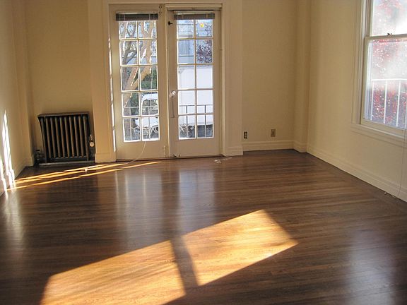 4th image of 1466 Bellevue Ave APT 12