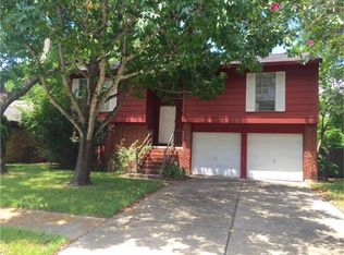 471 El Toro Ln, Webster, TX 77598