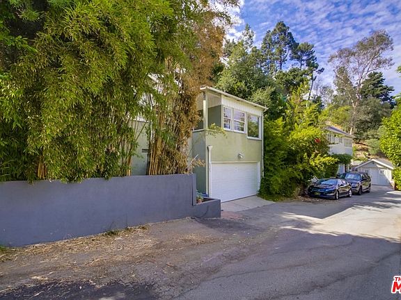 3rd image of 8585 Crescent Dr