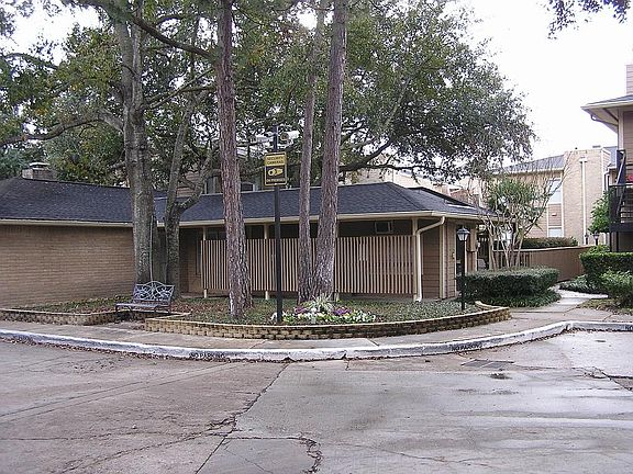 2nd image of 712 Bering Dr #712D