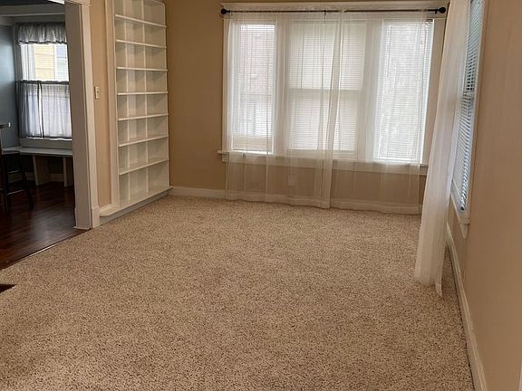 3rd image of 323 N River Blvd