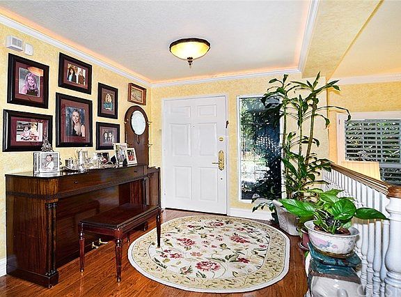 3rd image of 20950 Oxnard St APT 51