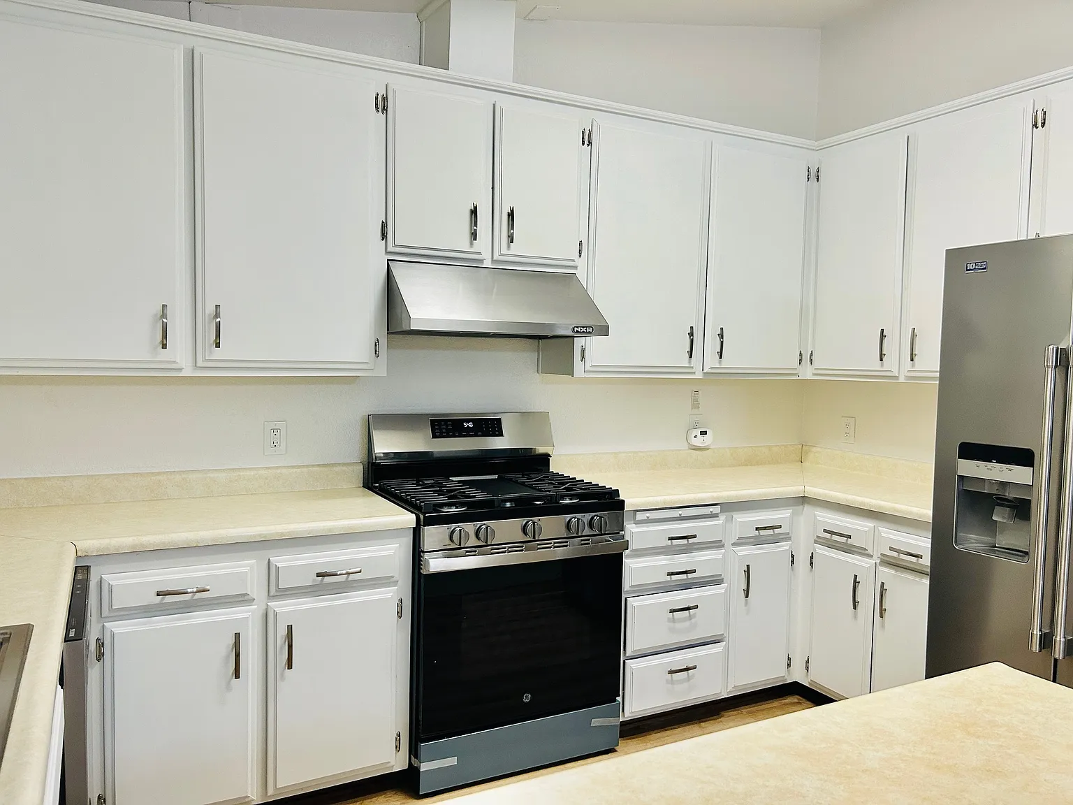 3 bed, 1400 sqft, $3,100 — Photo 3