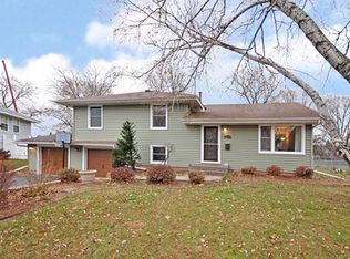 2348 Wellswood Curv, Bloomington, MN 55431