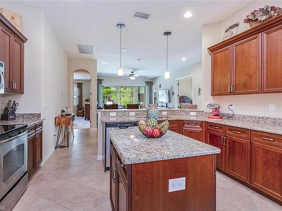 3rd image of 11068 Esteban Dr