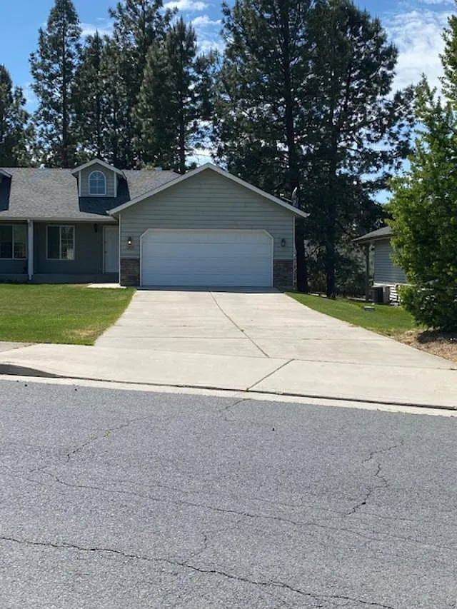 12515 N Perry St — Photo 1