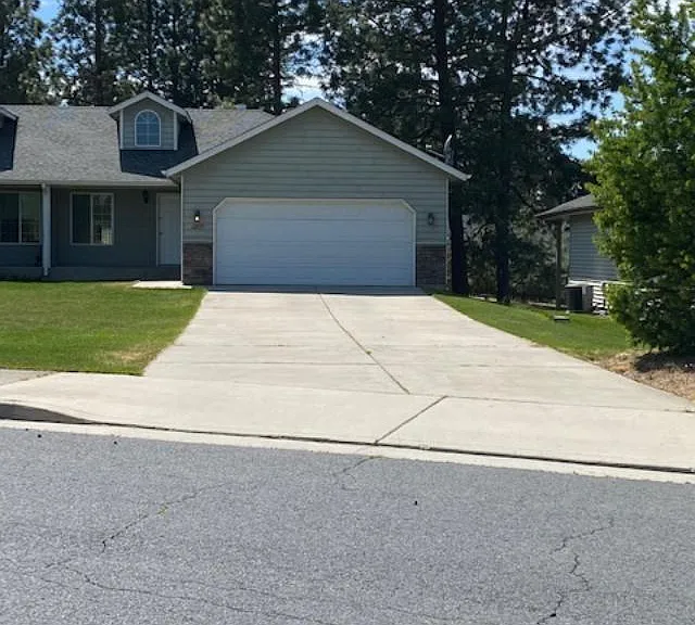12515 N Perry St — Photo 1