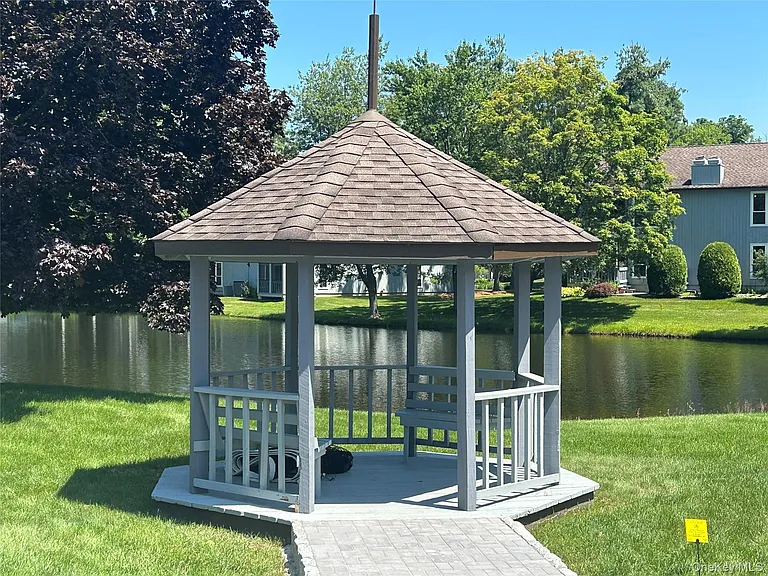 15 Pond Dr W — Photo 16