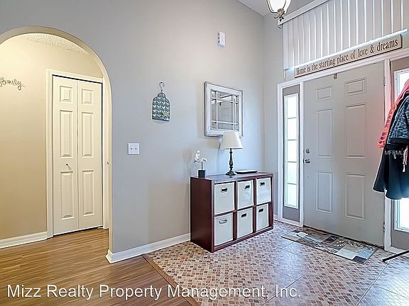 2nd image of 1820 Western Hills Ln
