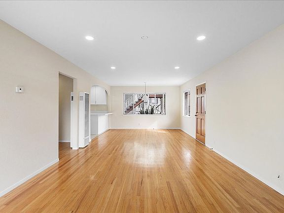 4th image of 2208 Buena Vista Ave