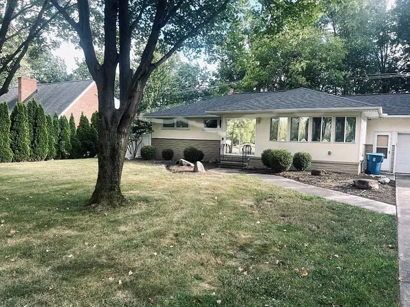 1064 Wilshire Dr, Amherst, OH 44001