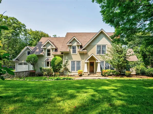 10 Central Drive, Glen Head, NY 11545