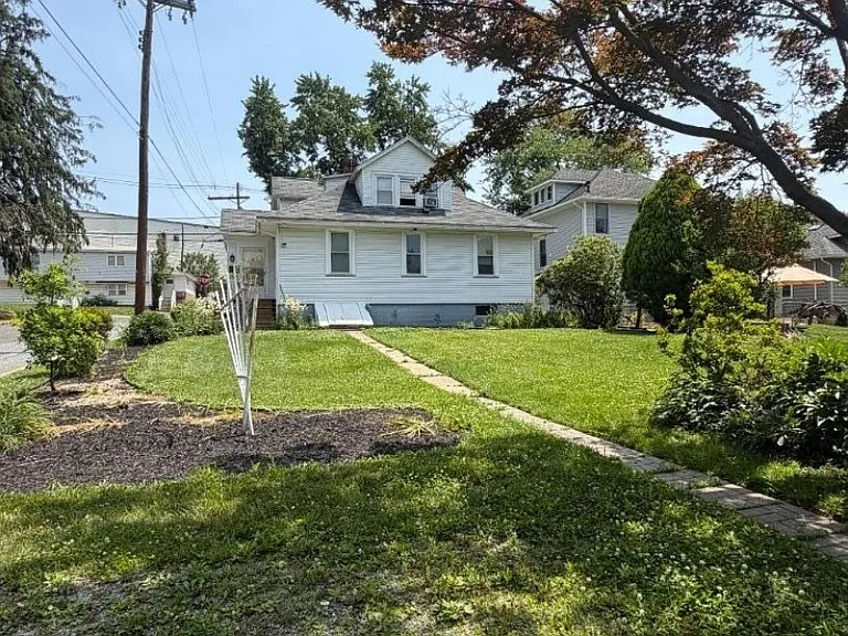 247 Belvidere Ave #1 — Photo 3