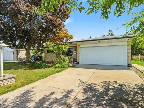 3rd image of 30316 Austin Dr