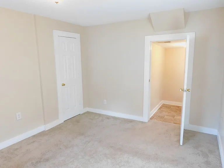 618 Glencoe St — Photo 7