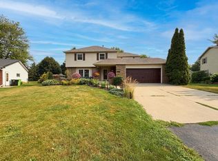 140 Dana Dr, Beaver Dam, WI 53916